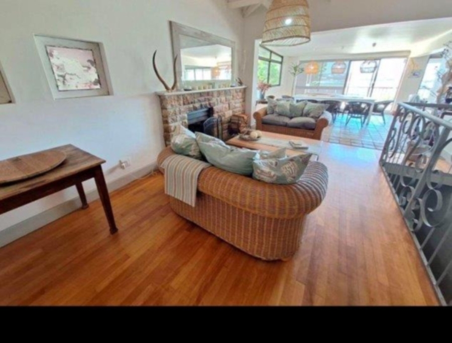 To Let 4 Bedroom Property for Rent in Onrus Western Cape